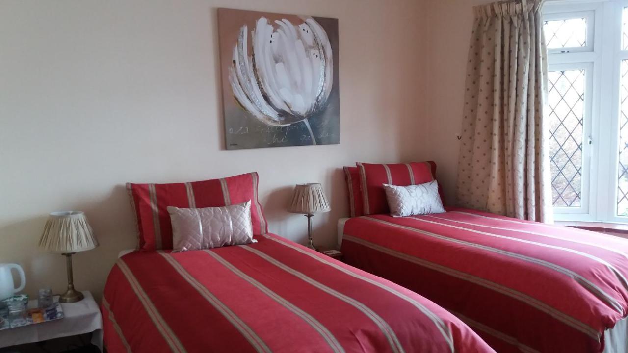 Crescent Cottage B&B Питърсфилд Екстериор снимка